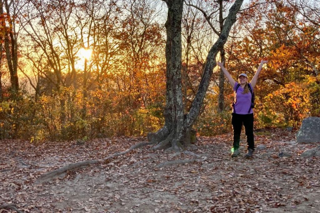 hands swelling when hiking